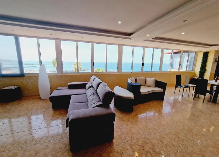 Σπίτι διακοπών First Line Of The Ocean, 3 Bedrooms & Free Wifi