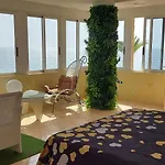Ferienhaus First Line Of The Ocean, 3 Bedrooms & Free Wifi *