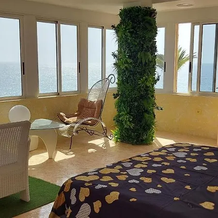 Holiday home First Line Of The Ocean, 3 Bedrooms & Free Wifi *