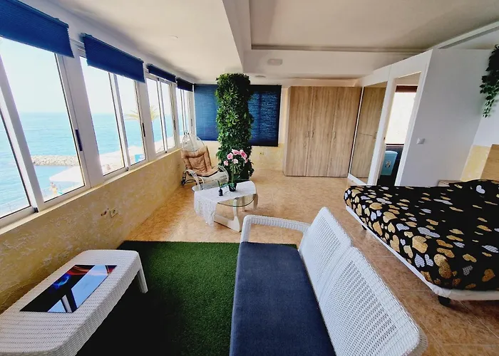 First Line Of The Ocean, 3 Bedrooms & Free Wifi * 美洲海滩